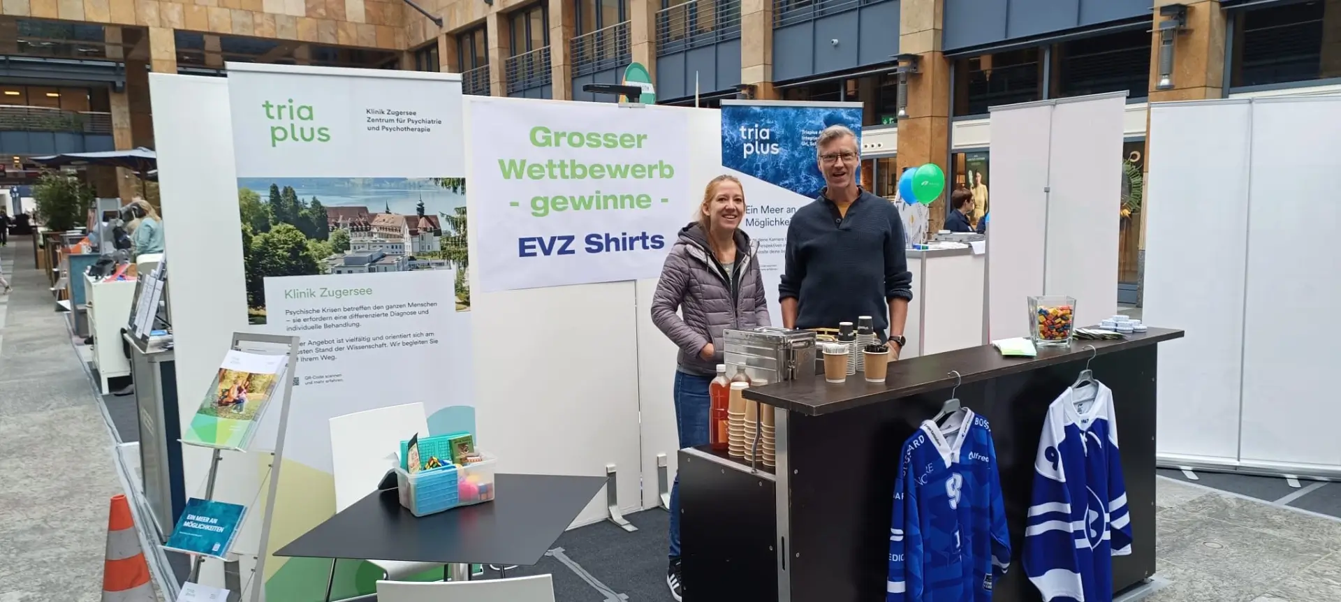 Persönliche Beratung an einem Ausstellerstand der Gesundheitsmesse Zug